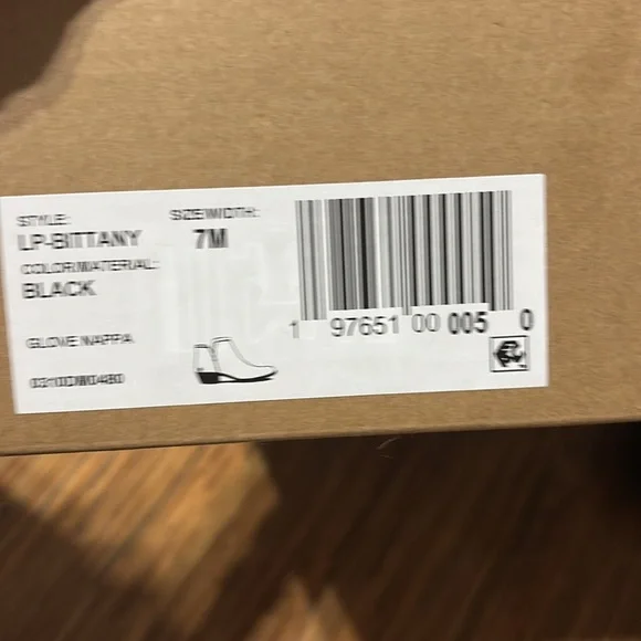 Lucky Brand Chic Black Ankle Boots. - Picture 4 of 9